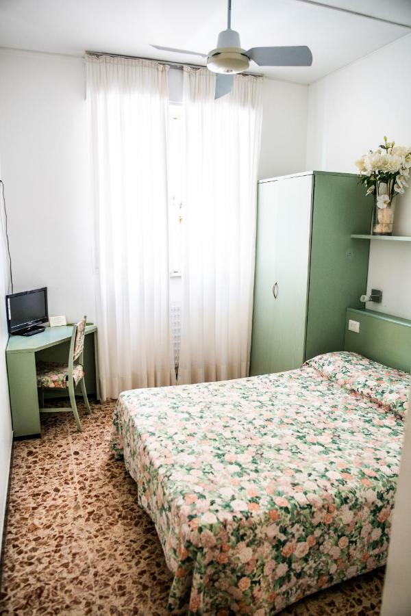 Hotel West End Alassio Esterno foto