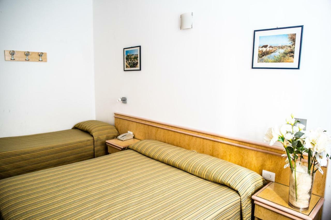 Hotel West End Alassio Esterno foto