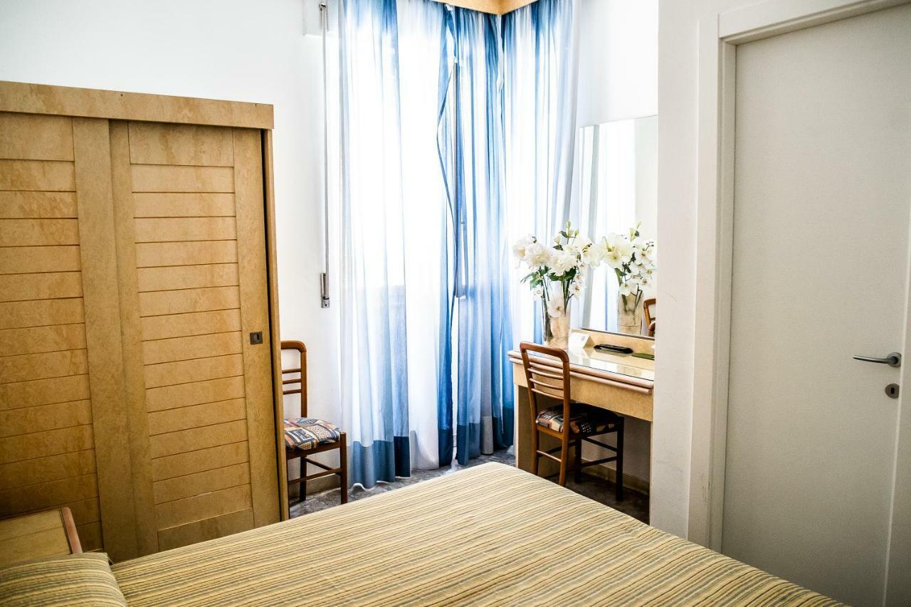 Hotel West End Alassio Esterno foto