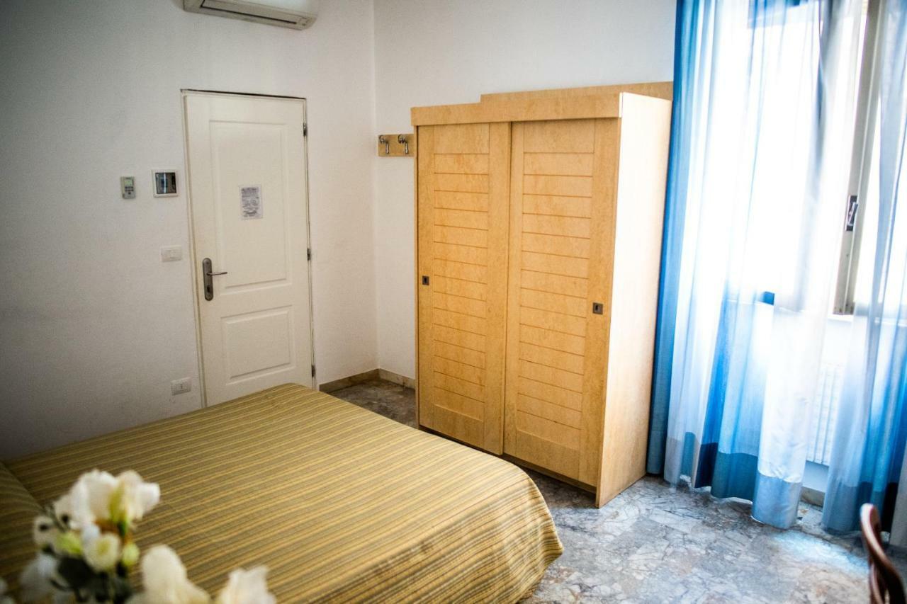Hotel West End Alassio Esterno foto