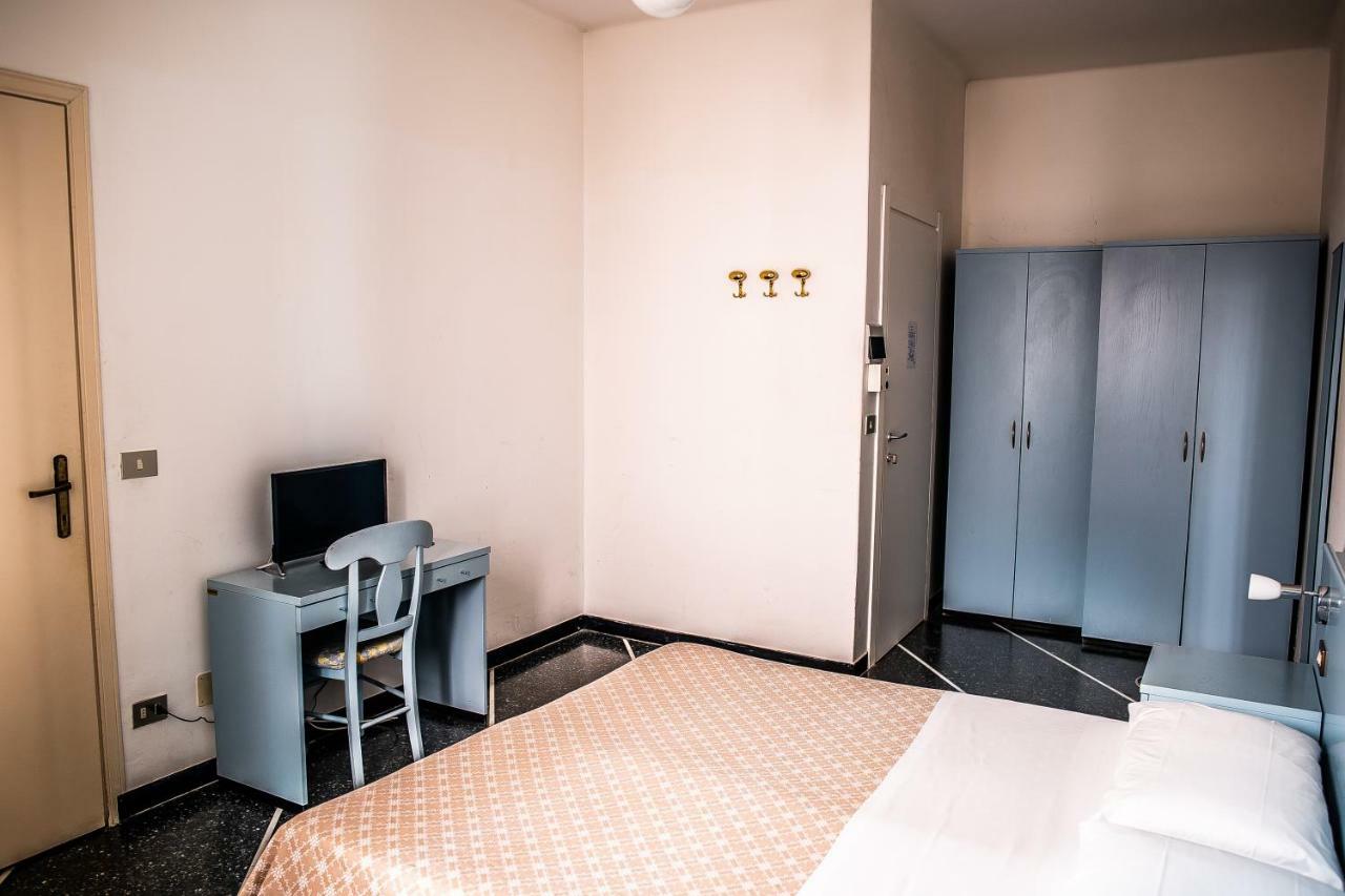 Hotel West End Alassio Esterno foto