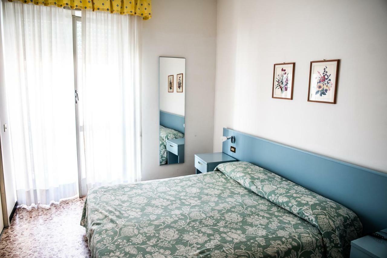 Hotel West End Alassio Esterno foto