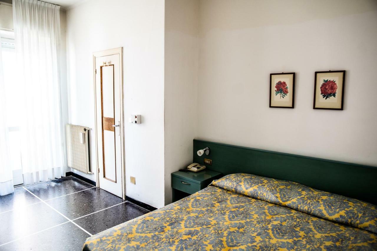 Hotel West End Alassio Esterno foto