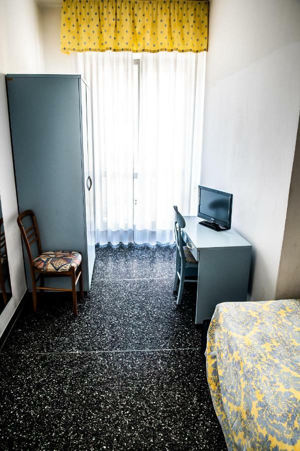 Hotel West End Alassio Esterno foto