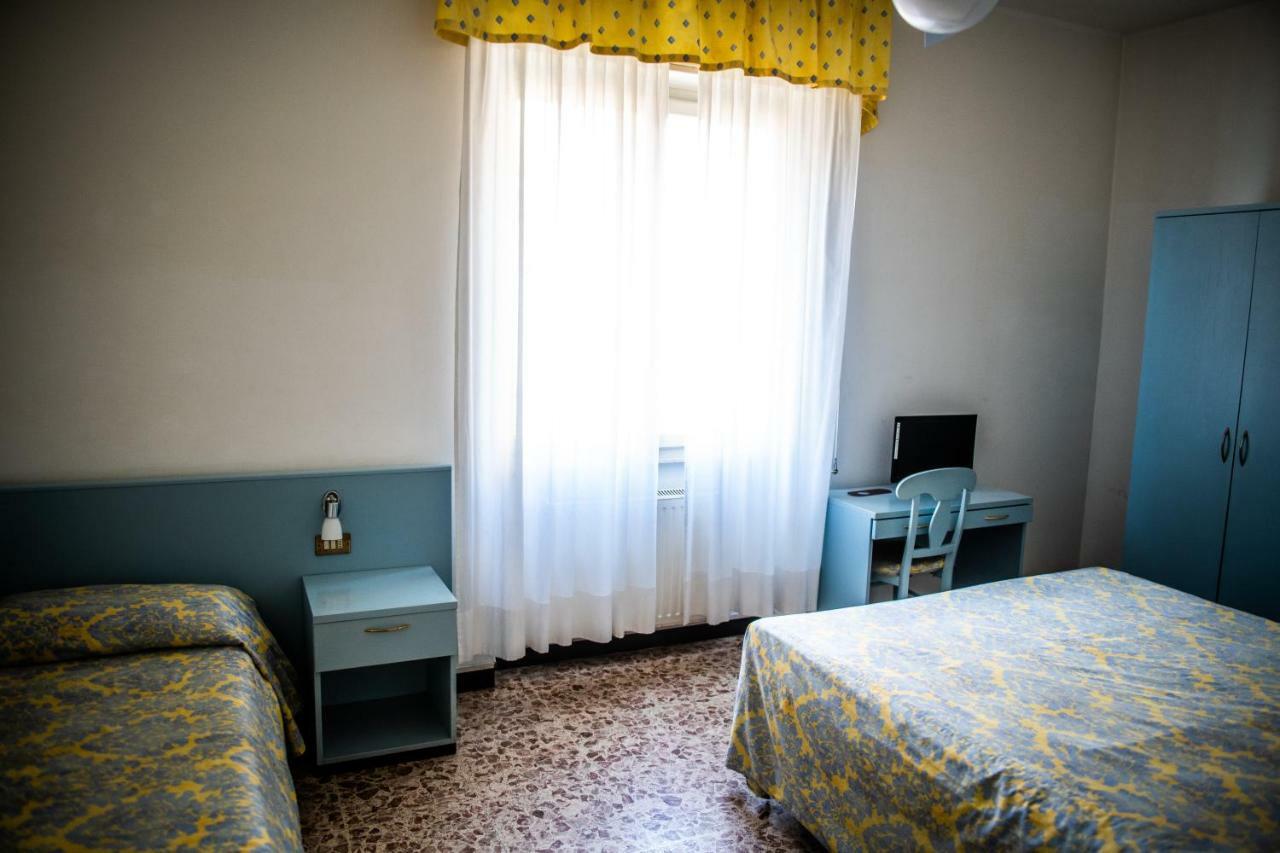 Hotel West End Alassio Esterno foto