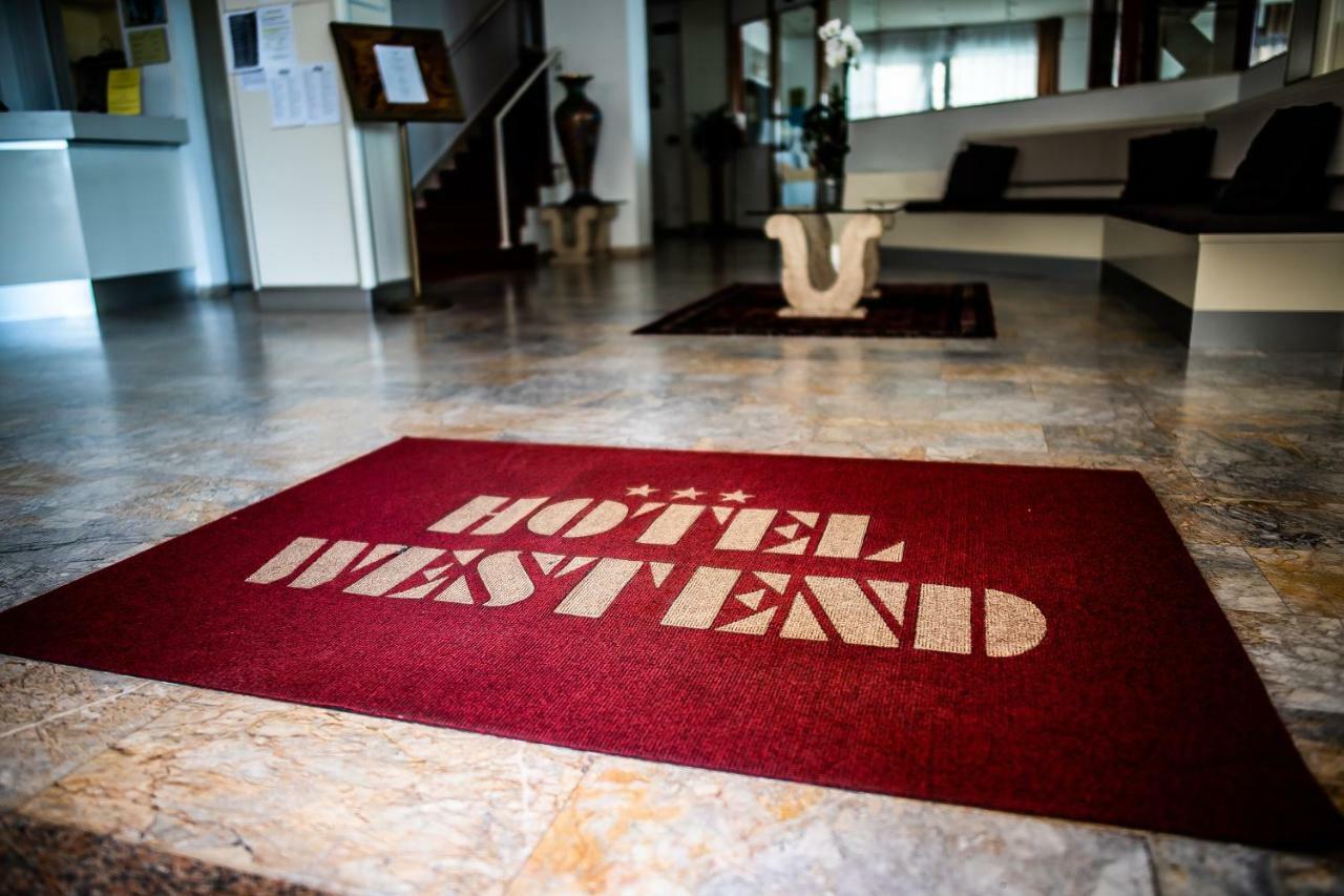 Hotel West End Alassio Esterno foto