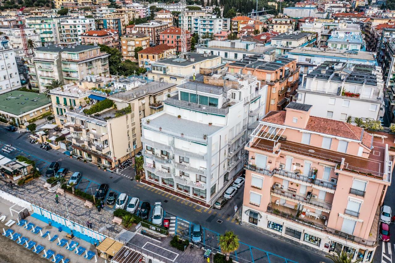 Hotel West End Alassio Esterno foto