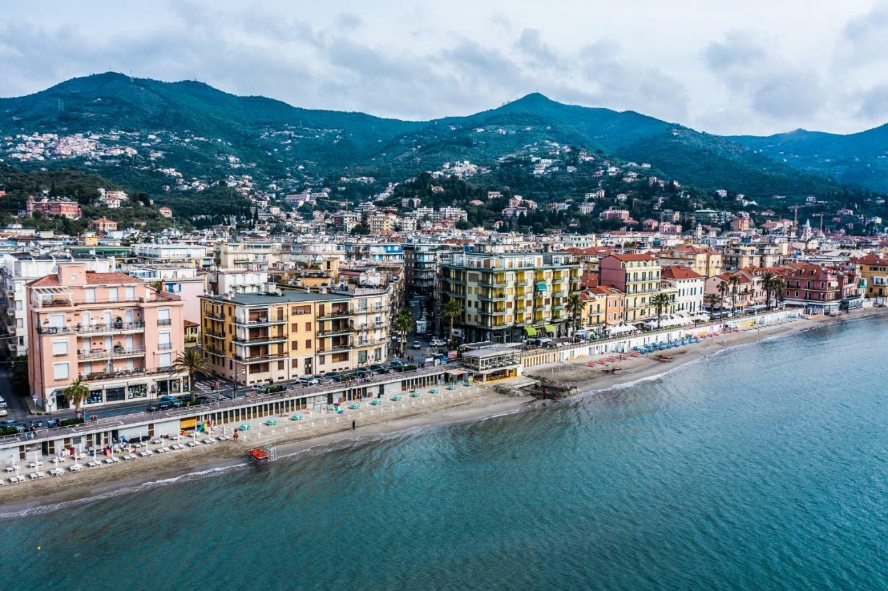 Hotel West End Alassio Esterno foto