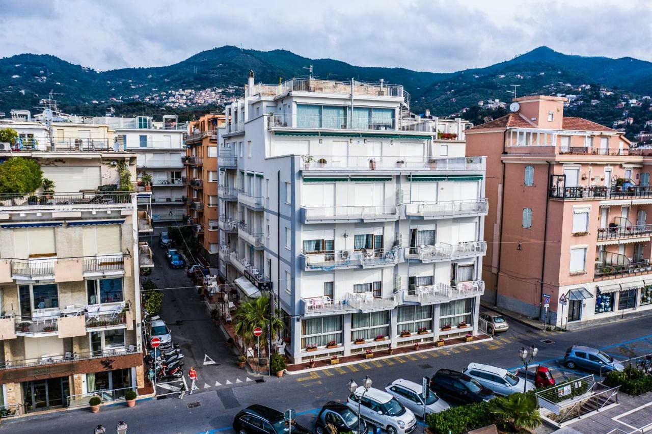 Hotel West End Alassio Esterno foto